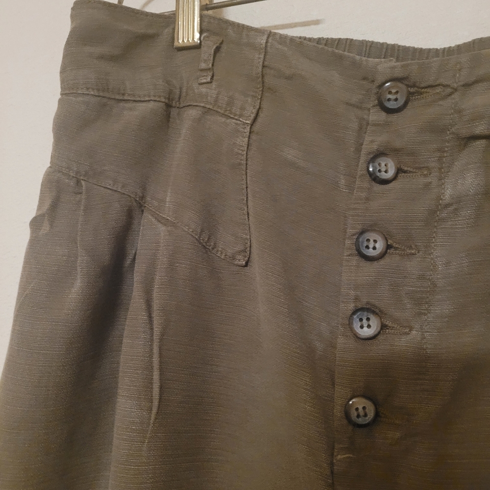 Anthropologie loose fitting comfortable linen high waisted pants.